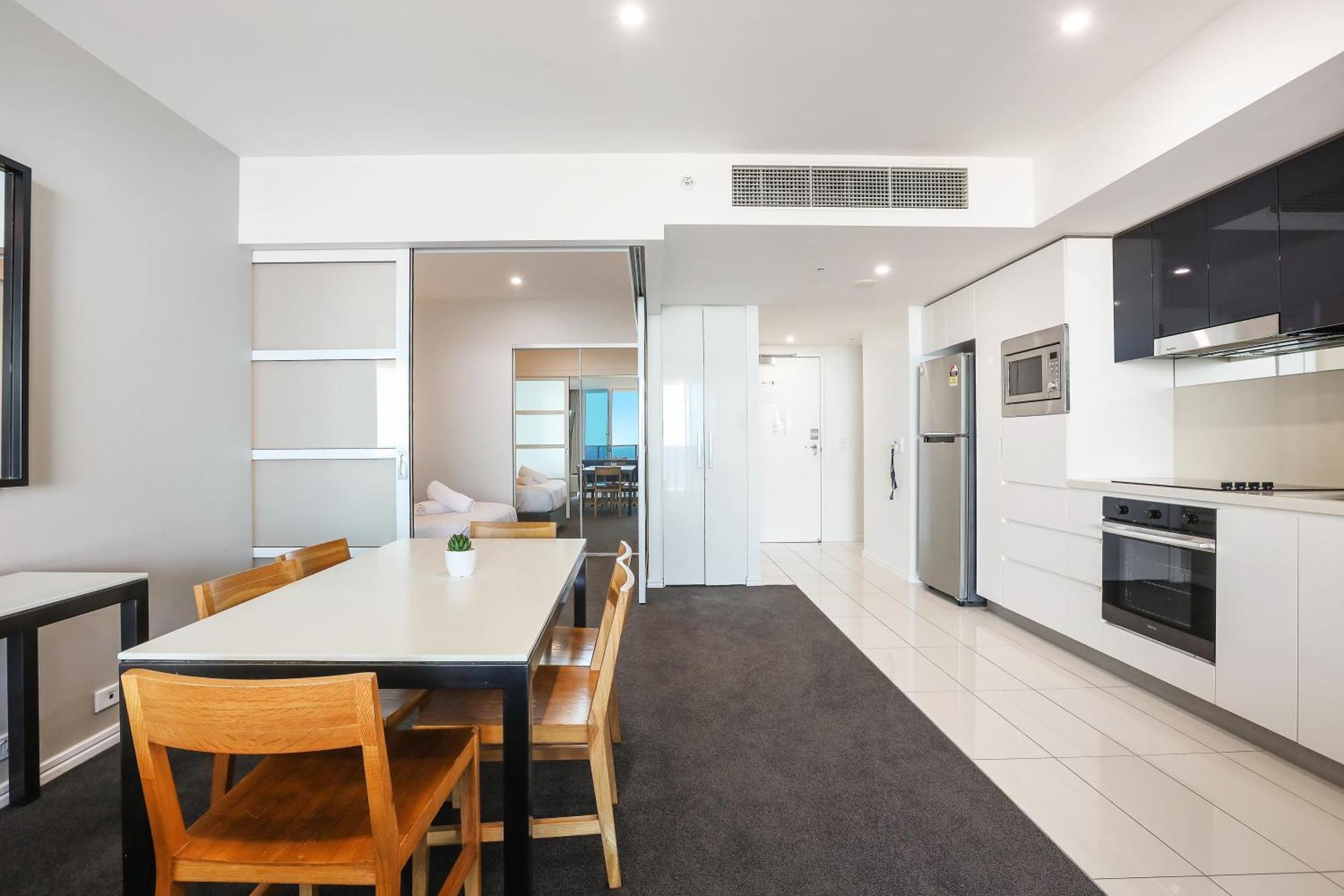 Number 1 H Residences - Wifi, Parking & More By Gold Coast Holidays Kültér fotó